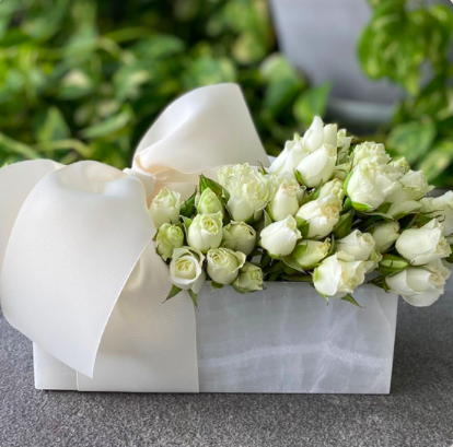 Caja de Ónix Alhajero con Mini Rosas