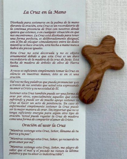 Cruz en la mano