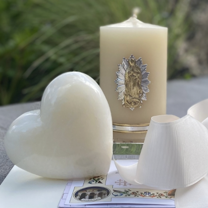 Cirio de Virgen con corazón de lado con misa