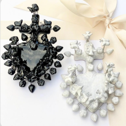 Corazón con cruz y detalles 3D