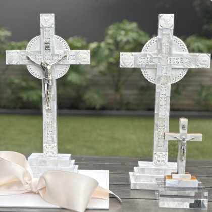 Cruz Concha Nacar de Tierra Santa