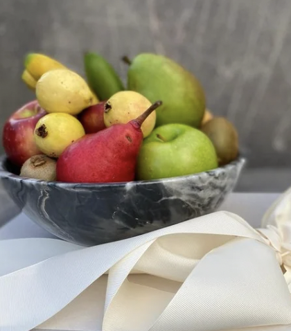 Bowl de mármol con fruta
