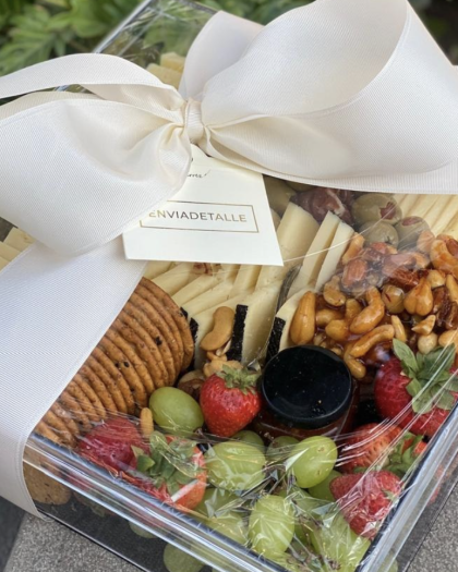 Caja Delicatessen en acrílico