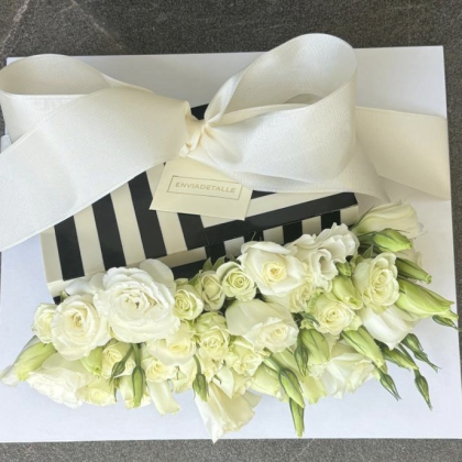 Caja de Hueso con Flor