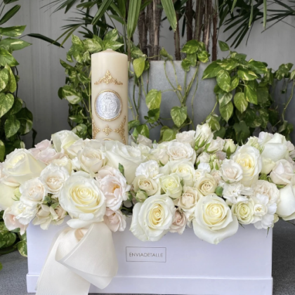 Caja Flor con cirio San Benito