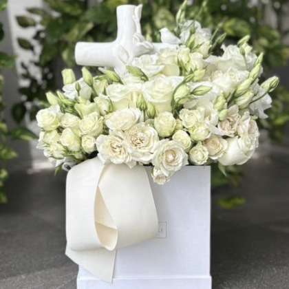Caja con Flor, Cruz y Cirio