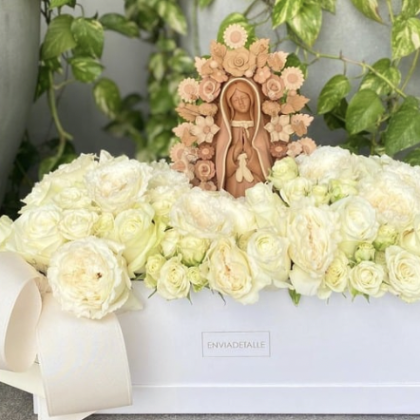 Caja Flor con Virgen barro