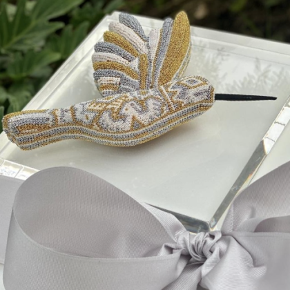 Colibrí con Arte Huichol diferentes coloridos sobre base acrílico