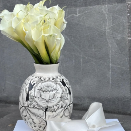 Jarrón para flores con diseño de colibrís