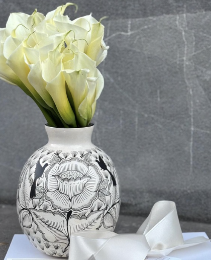 Jarrón para flores con diseño de colibrís