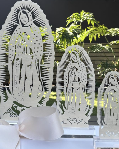 Virgen nacarada en base