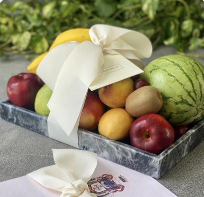 Charola de mármol con fruta