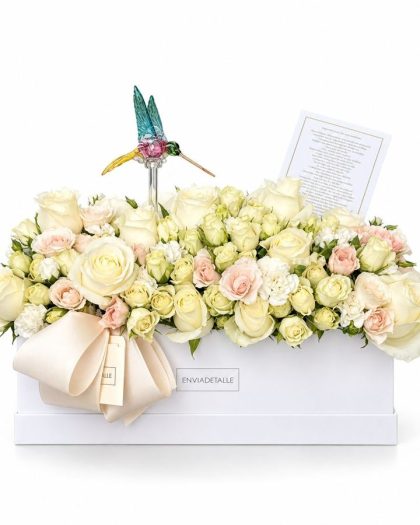 Caja de flor con colibrí
